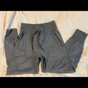 Lululemon Jogger size 6